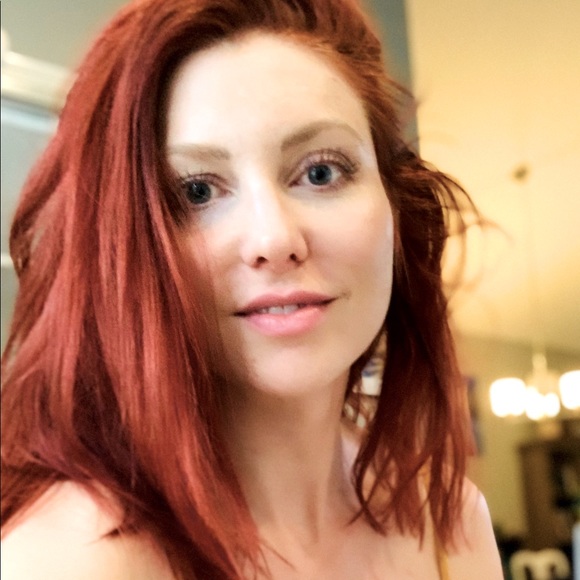 Meet your Posher, Emily - Picture 1 of 1